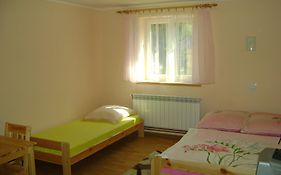 Pokoje nad strumykiem w Polanczyku tel 13- 469 -2257